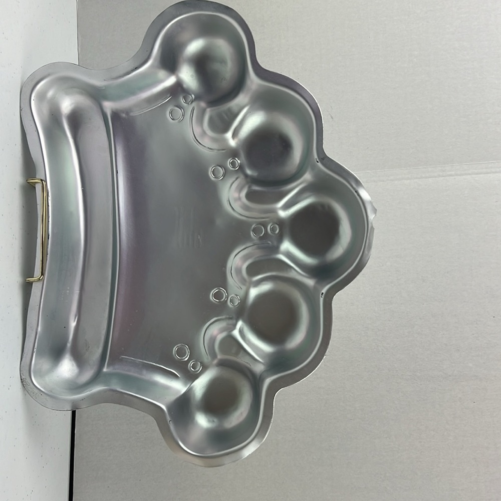 Wilton crown cake pan - Picture 2 of 2